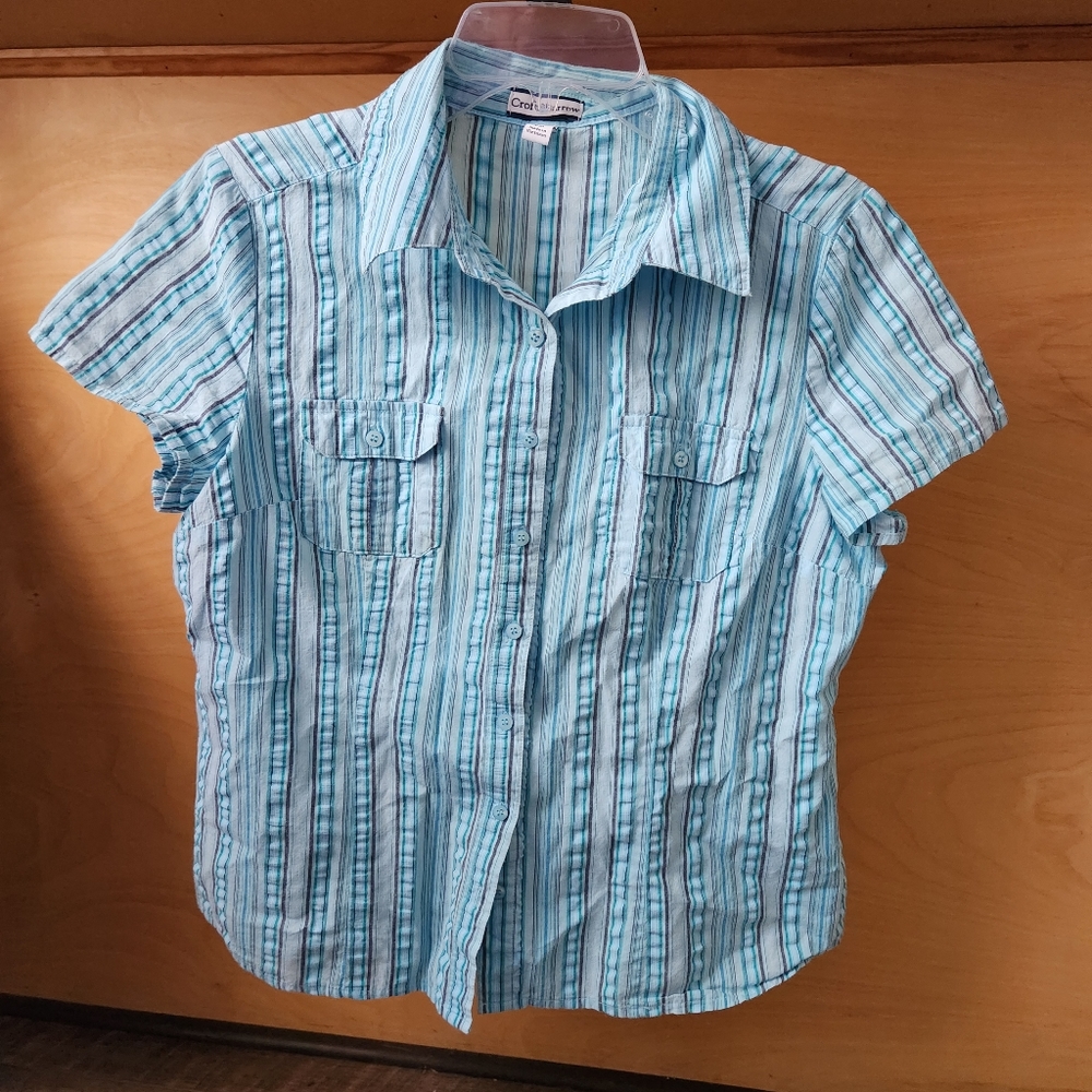 Croft and barrow womans short sleeve button down shirt petite size medium